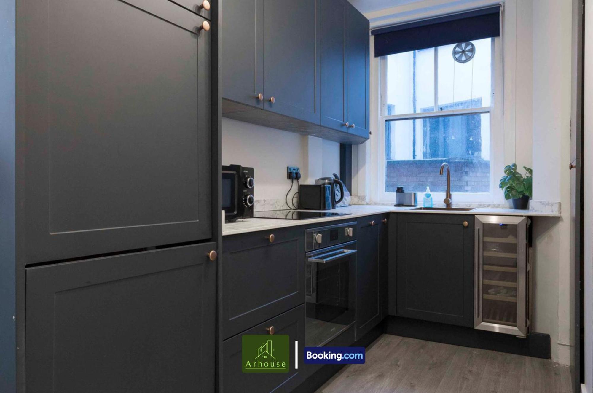 2 Bedroom By Arhouse Short Lets & Serviced Oxford St With Free Wifi Appartamento
