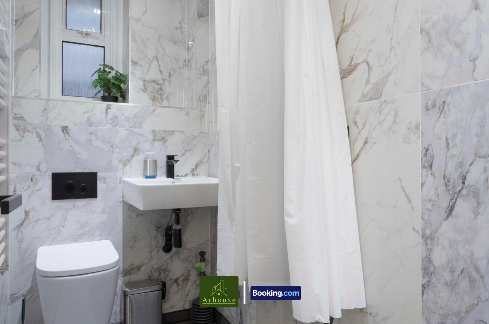 2 Bedroom By Arhouse Short Lets & Serviced Oxford St With Free Wifi Appartamento *
