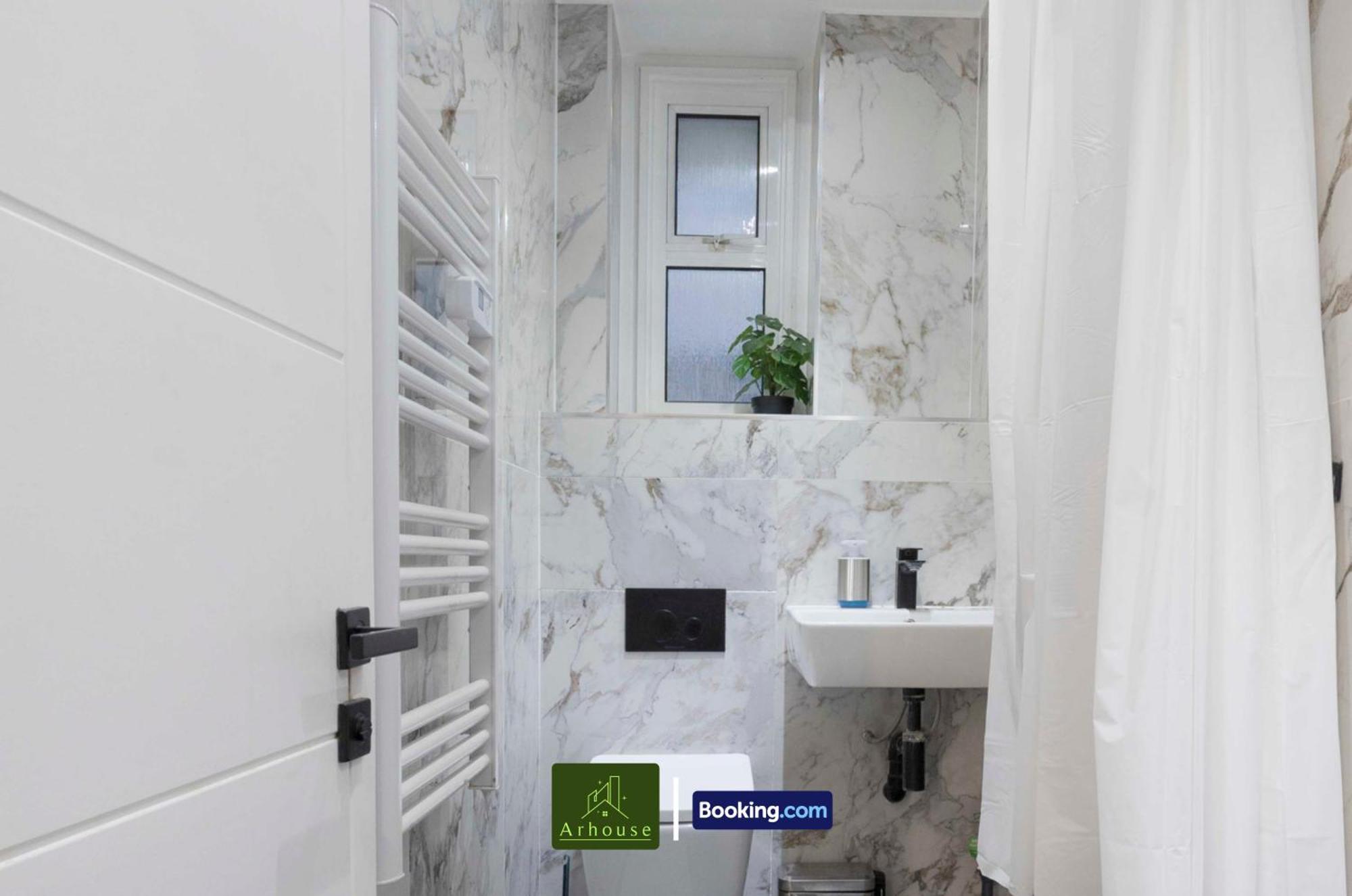 2 Bedroom By Arhouse Short Lets & Serviced Oxford St With Free Wifi Appartamento Londra